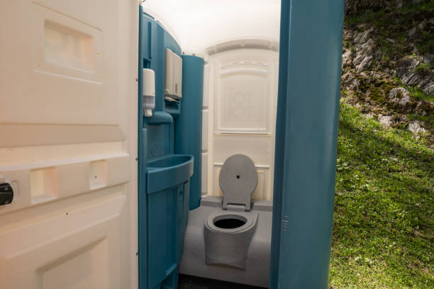 Porta potty delivery and setup in Dallas, TX